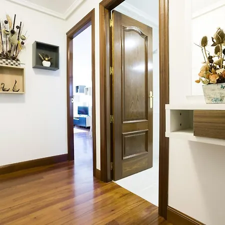 Nikolas By Smiling Apartment *